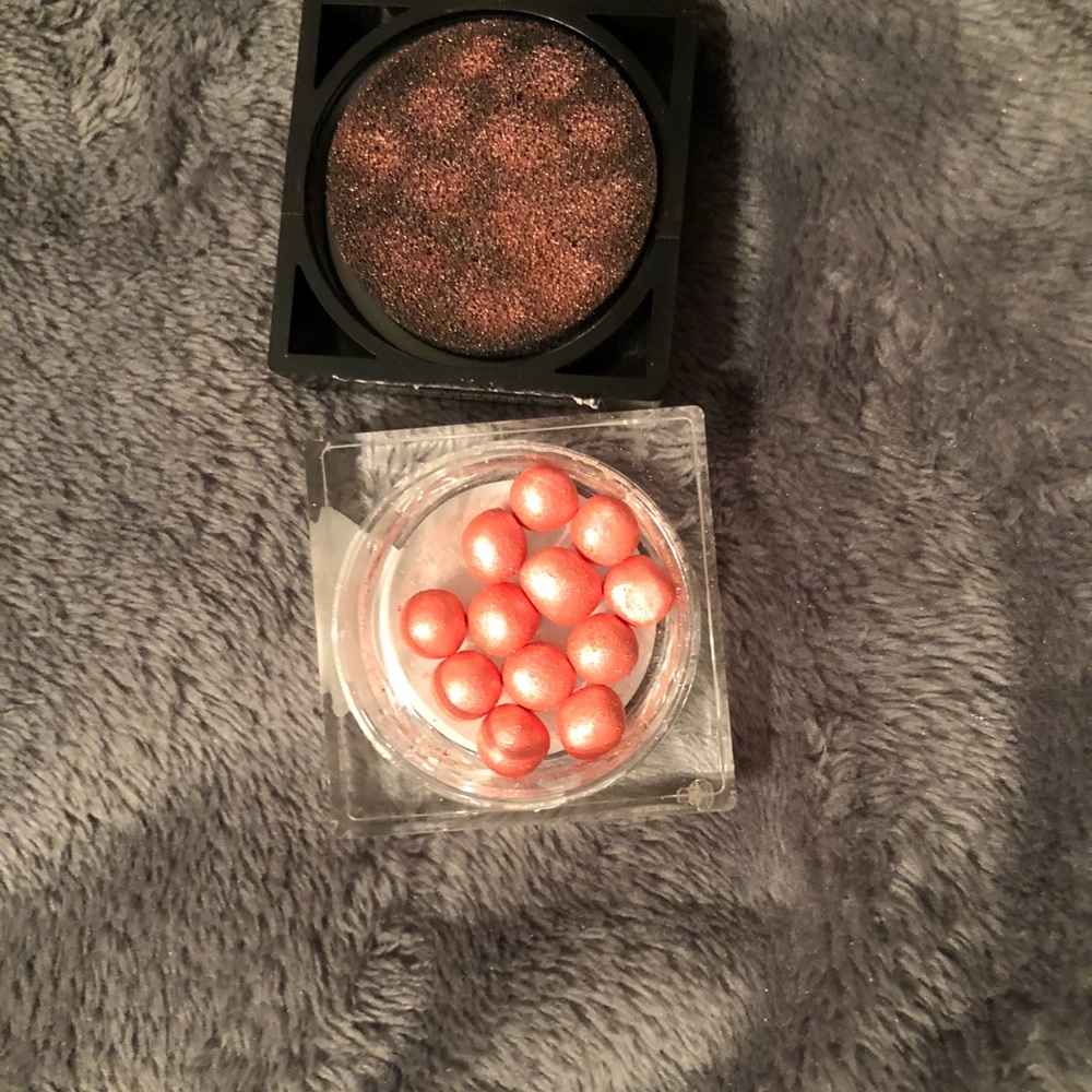 Wet n wild X Pac-Man blushlighter